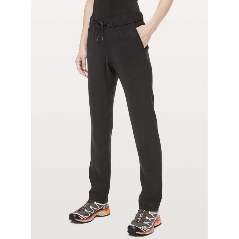 Lululemon On The Fly Woven Pants Women's Size 8 Black 28"‎ Inseam Wrinkle Free